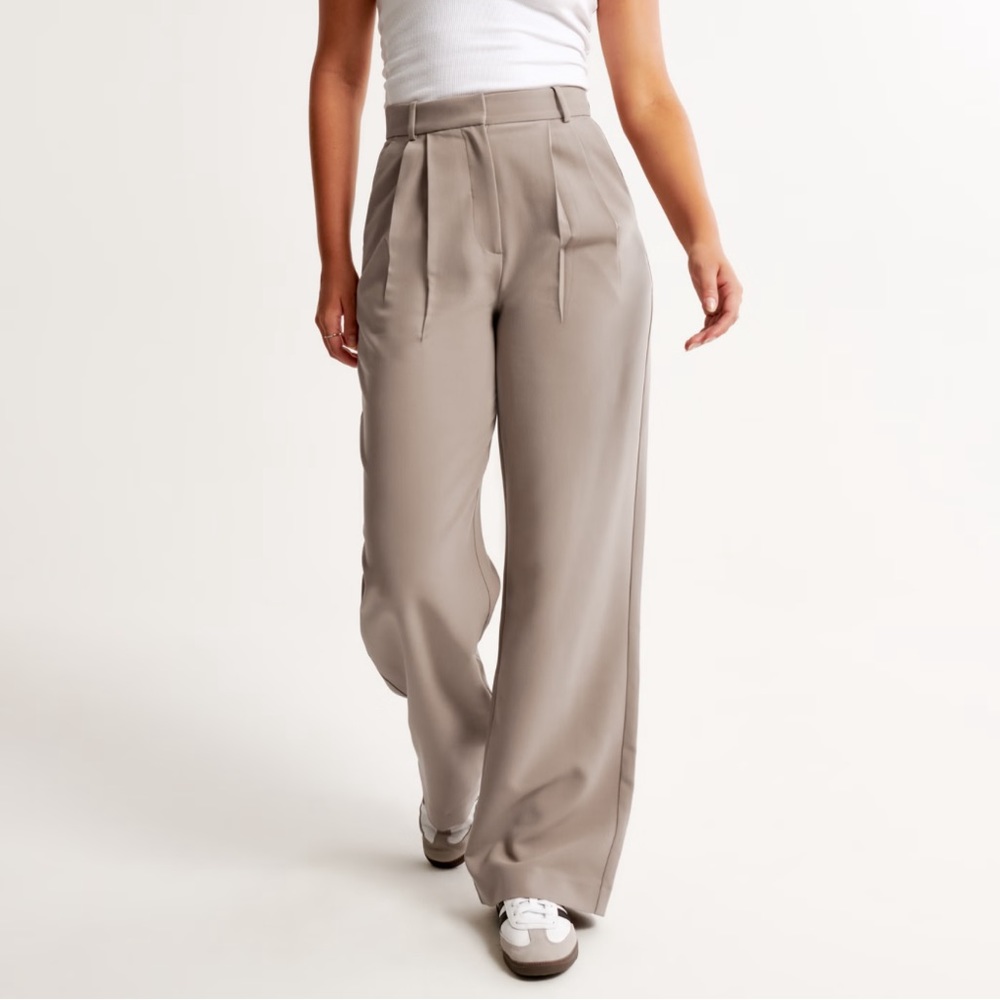 Abercrombie Sloane Curve Love Tailored Pant in Light Brown - 6R